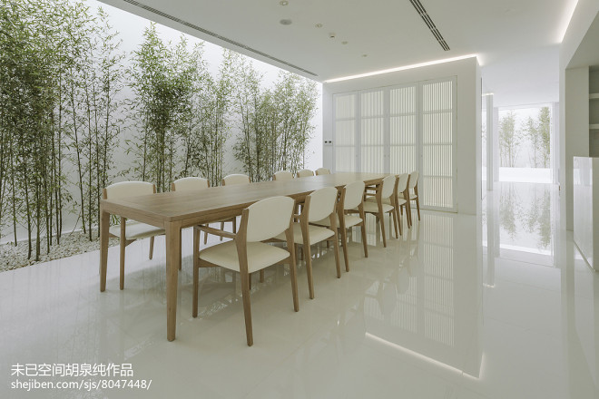 隱匿于都市的翠綠——樓頂竹林間設(shè)計(jì)賞析